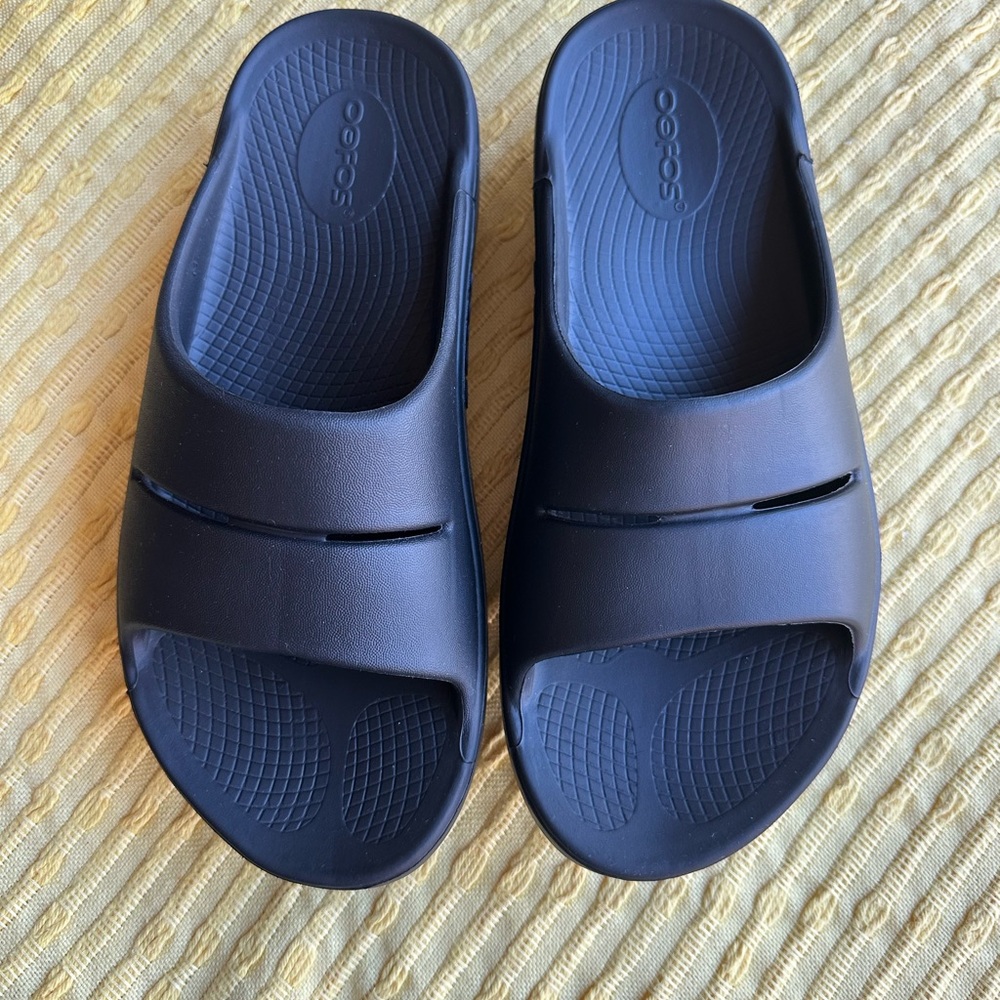 OOFOS OOahh Slides - Recovery Comfort Sandals - Unisex, Women’s 8 / Men’s 6